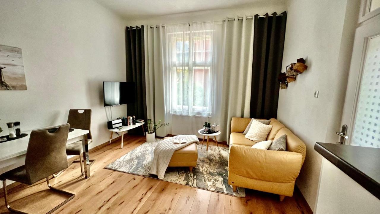 Apartment Im Gruenen 莱奥本 外观 照片