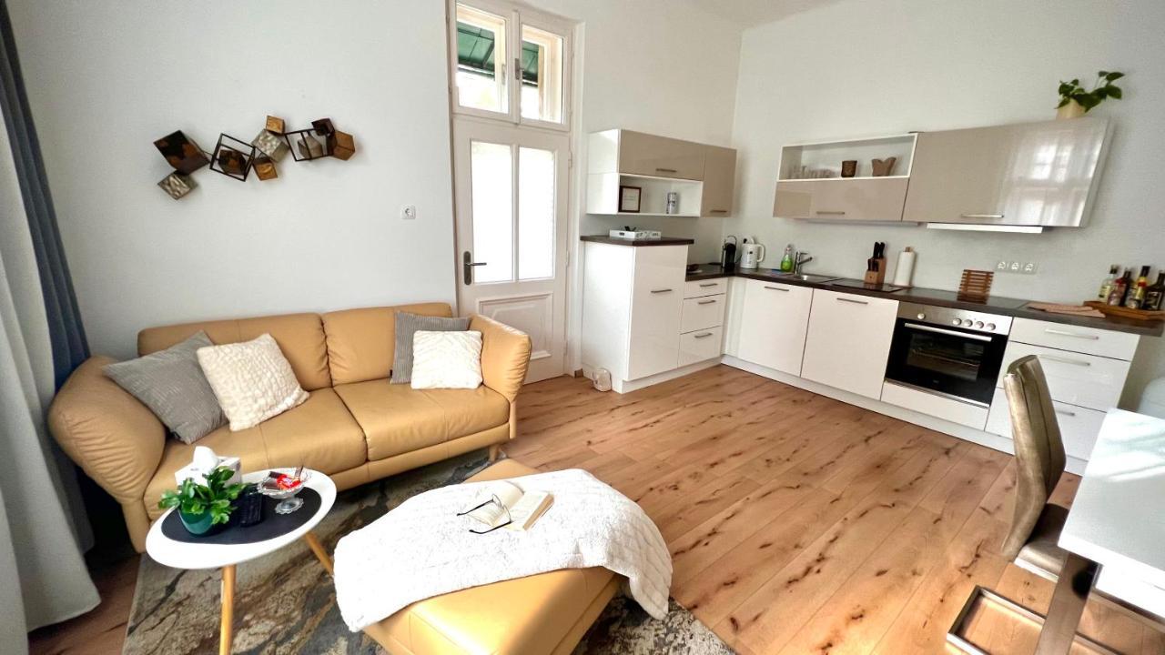 Apartment Im Gruenen 莱奥本 外观 照片