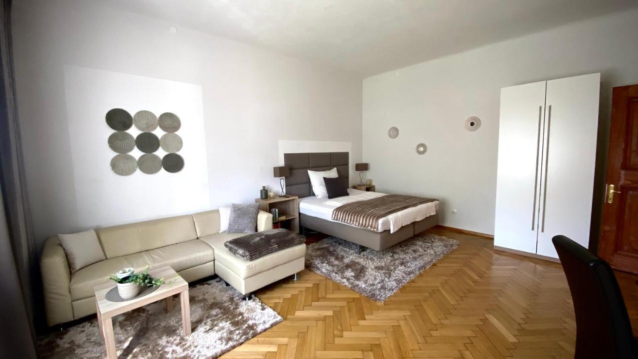 Apartment Im Gruenen 莱奥本 外观 照片
