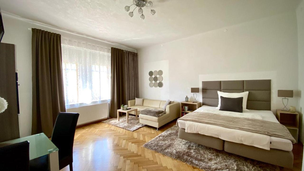 Apartment Im Gruenen 莱奥本 外观 照片