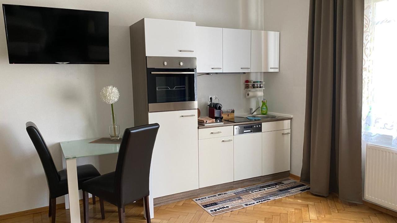 Apartment Im Gruenen 莱奥本 外观 照片