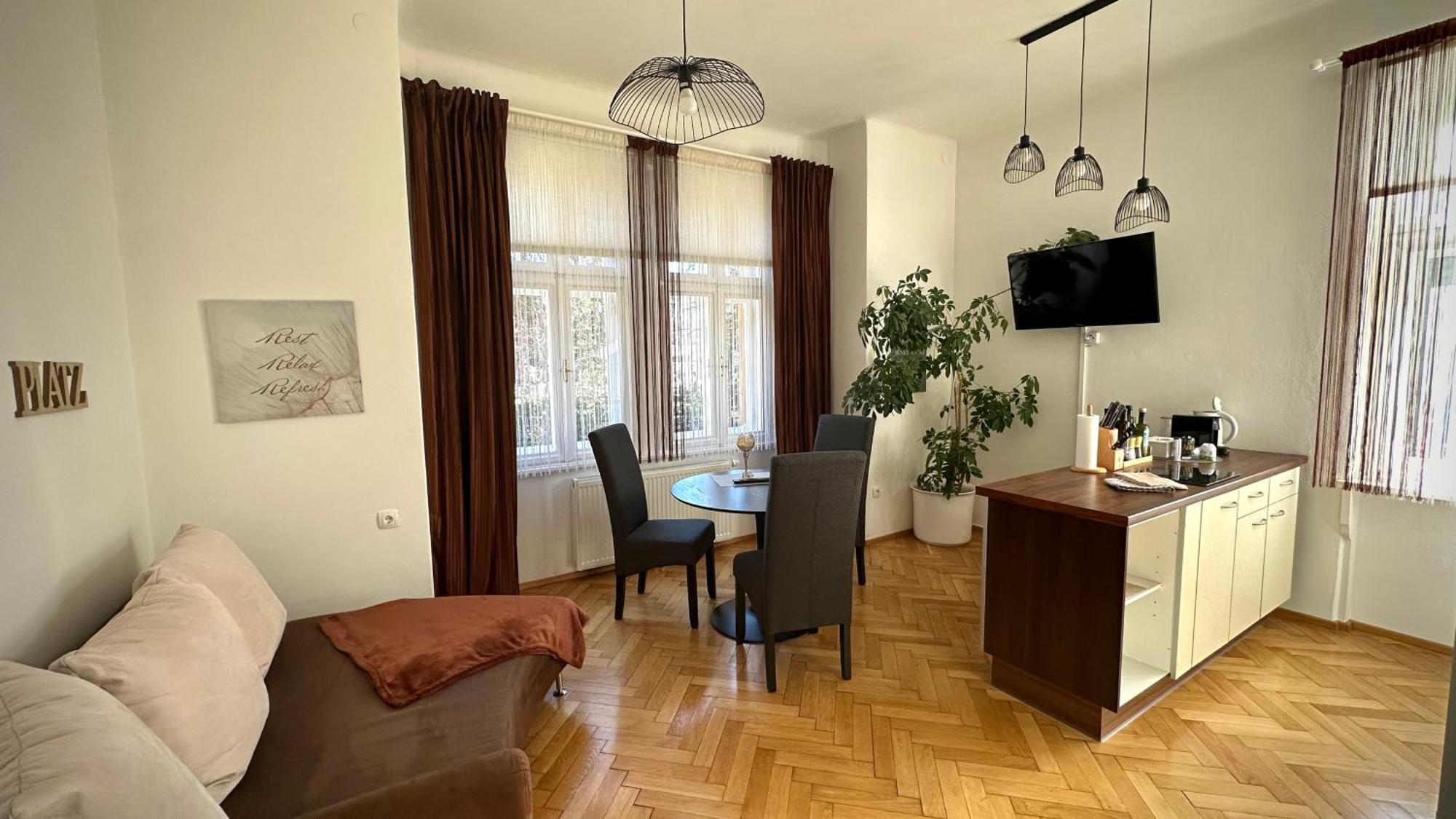 Apartment Im Gruenen 莱奥本 外观 照片