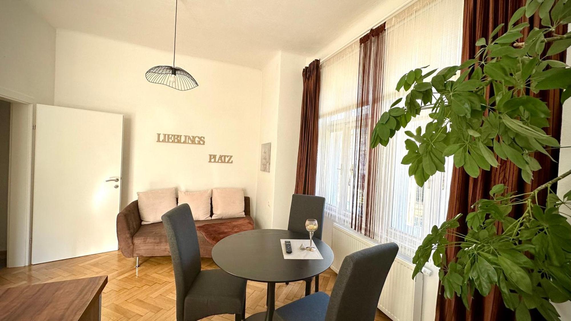 Apartment Im Gruenen 莱奥本 外观 照片