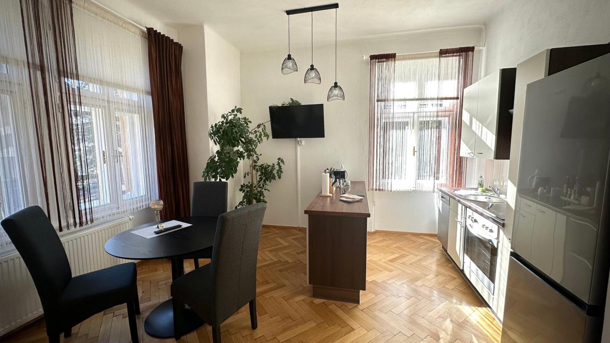 Apartment Im Gruenen 莱奥本 外观 照片